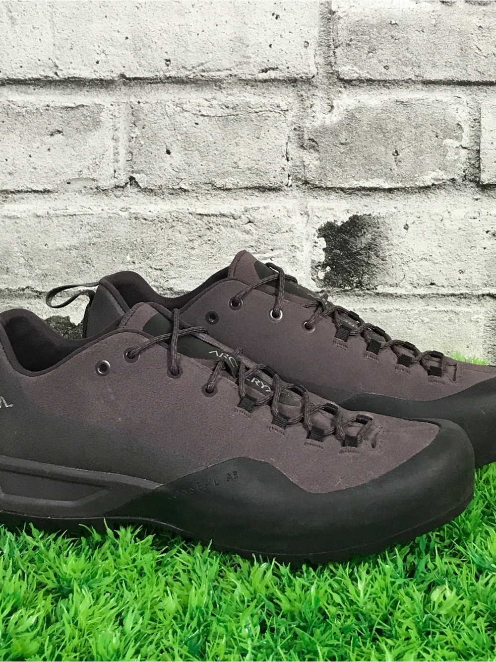 NWOT  Arc’teryx New Balance Norvan Konseal AR Women’s Hiking Sneakers. 2020. Siz